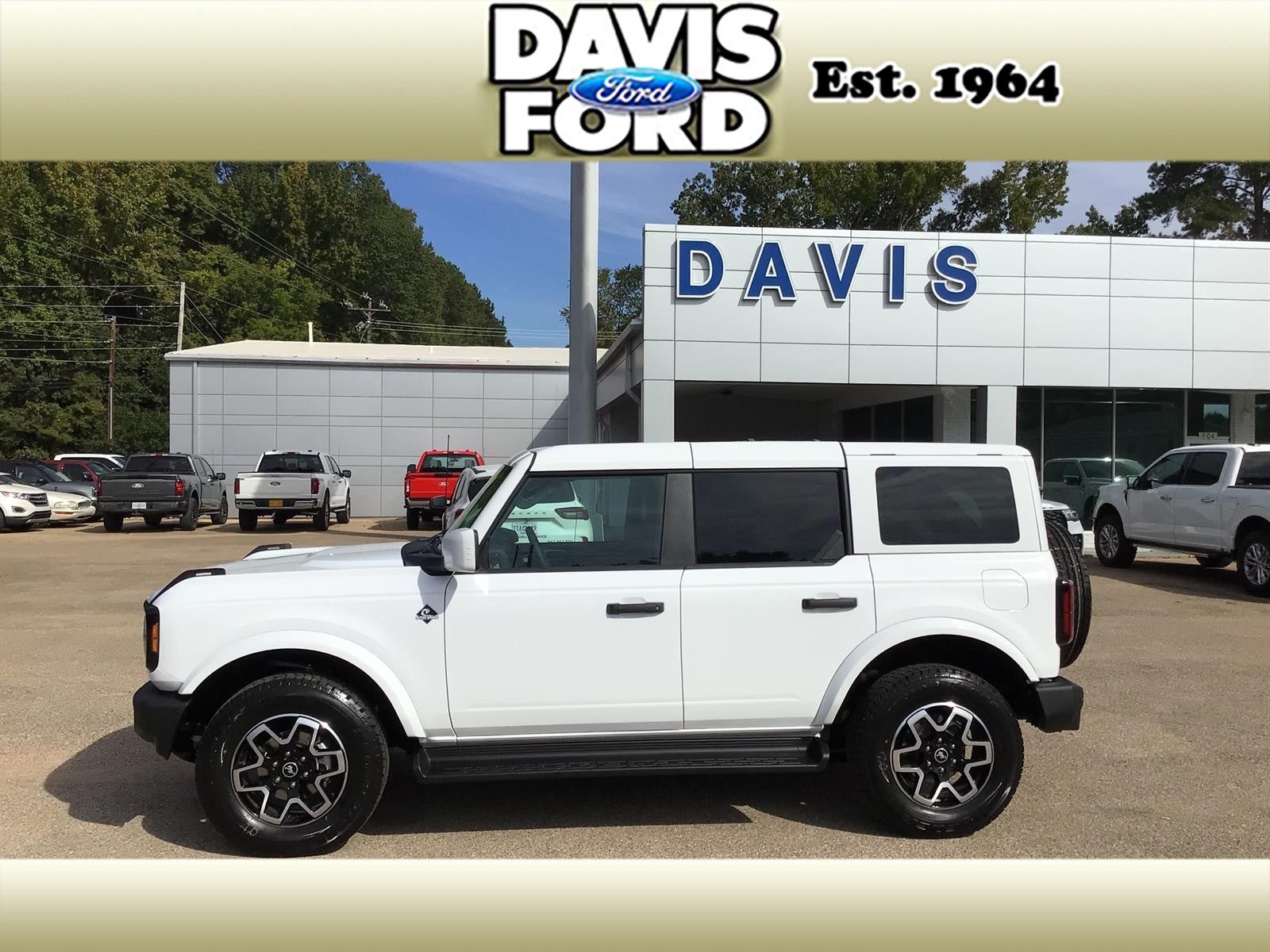 2026 Ford Bronco Outer Banks