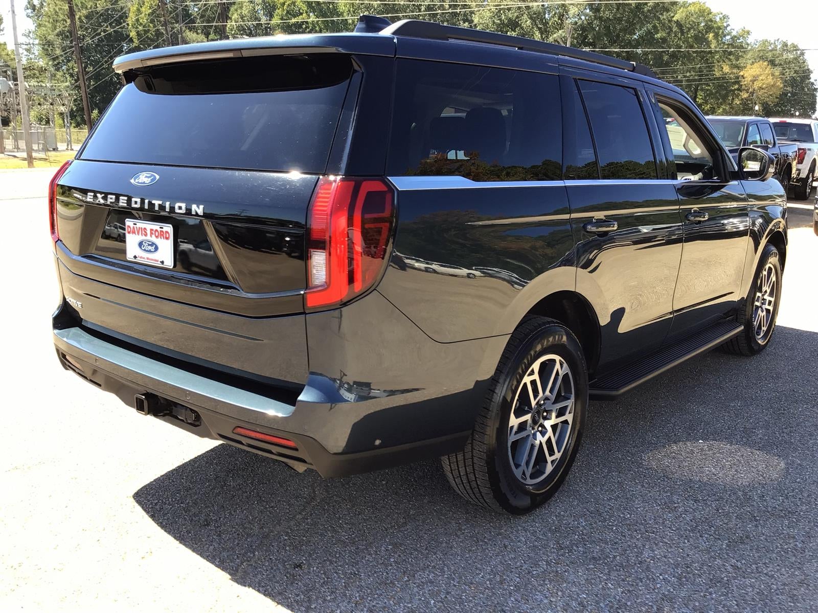 2025 Ford Expedition Active