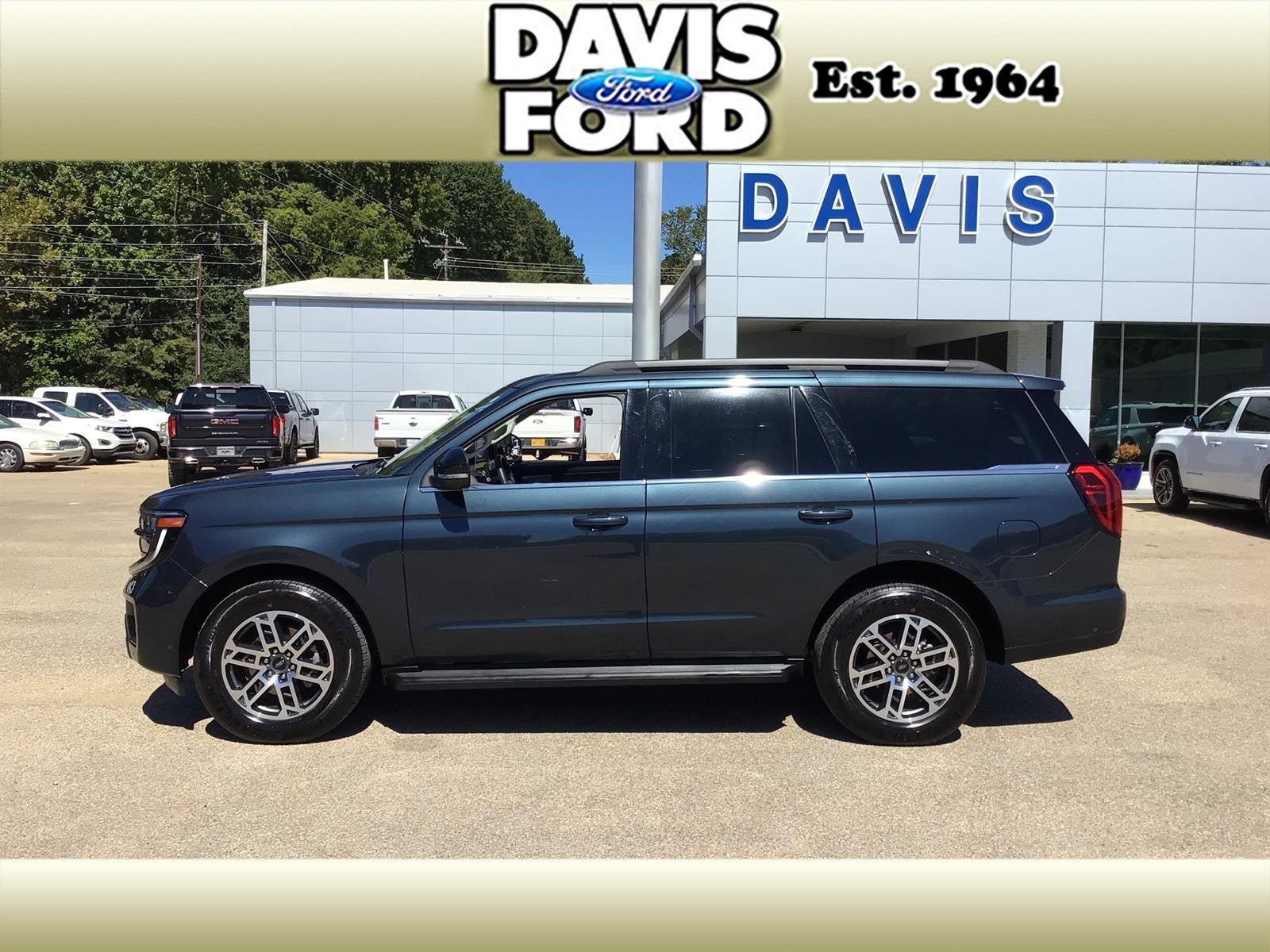 2025 Ford Expedition Active