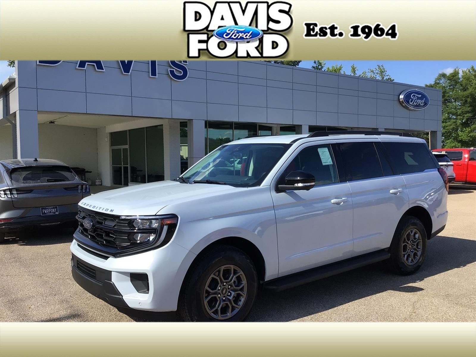 2026 Ford Expedition Active's photo