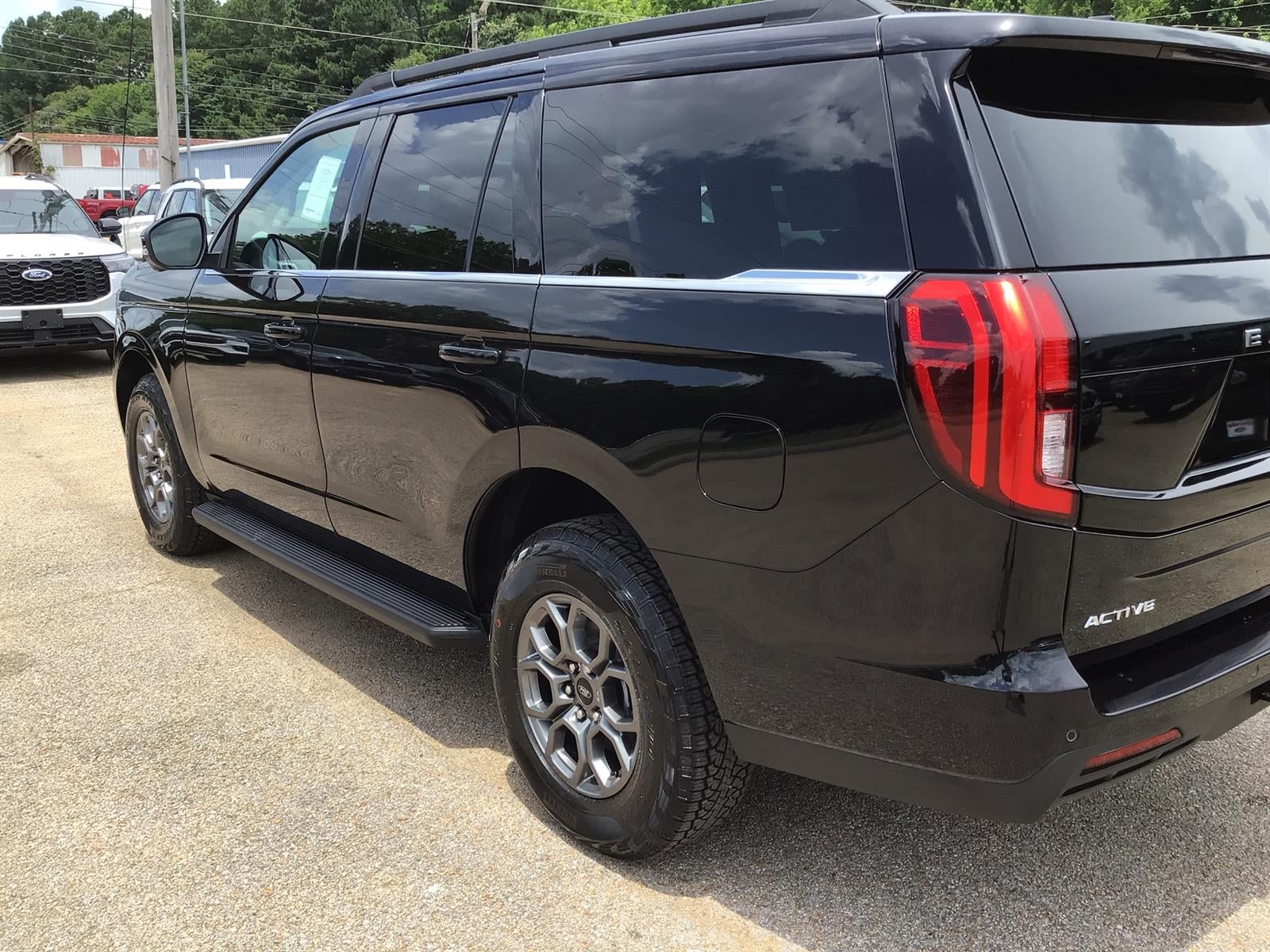 2026 Ford Expedition Active