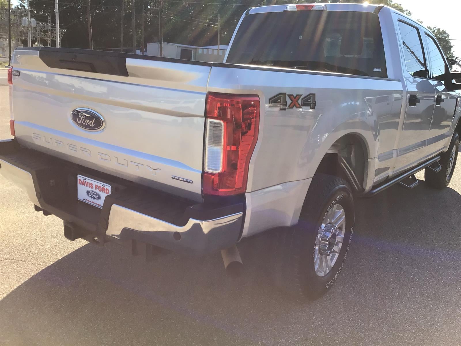 2019 Ford F-250 Super Duty XLT 4WD CREW CAB 6.75 BO