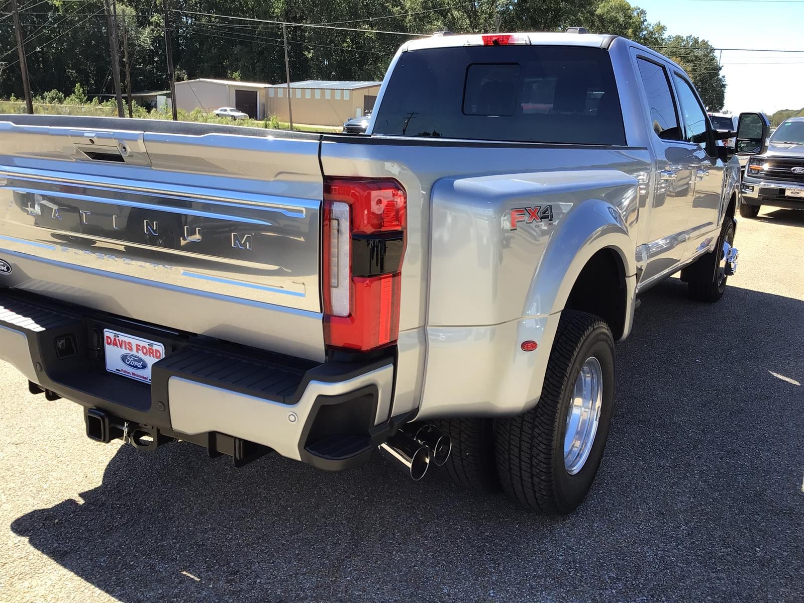 2027 Ford F-350 Super Duty Platinum