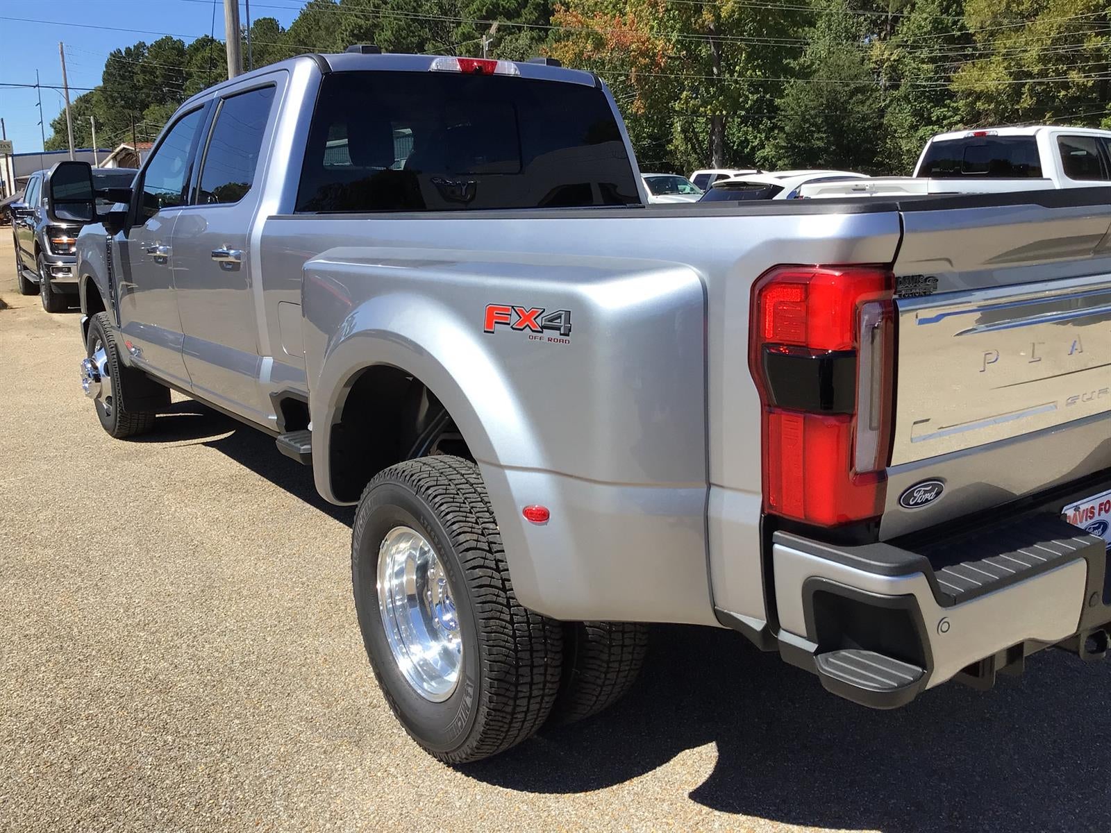 2027 Ford F-350 Super Duty Platinum