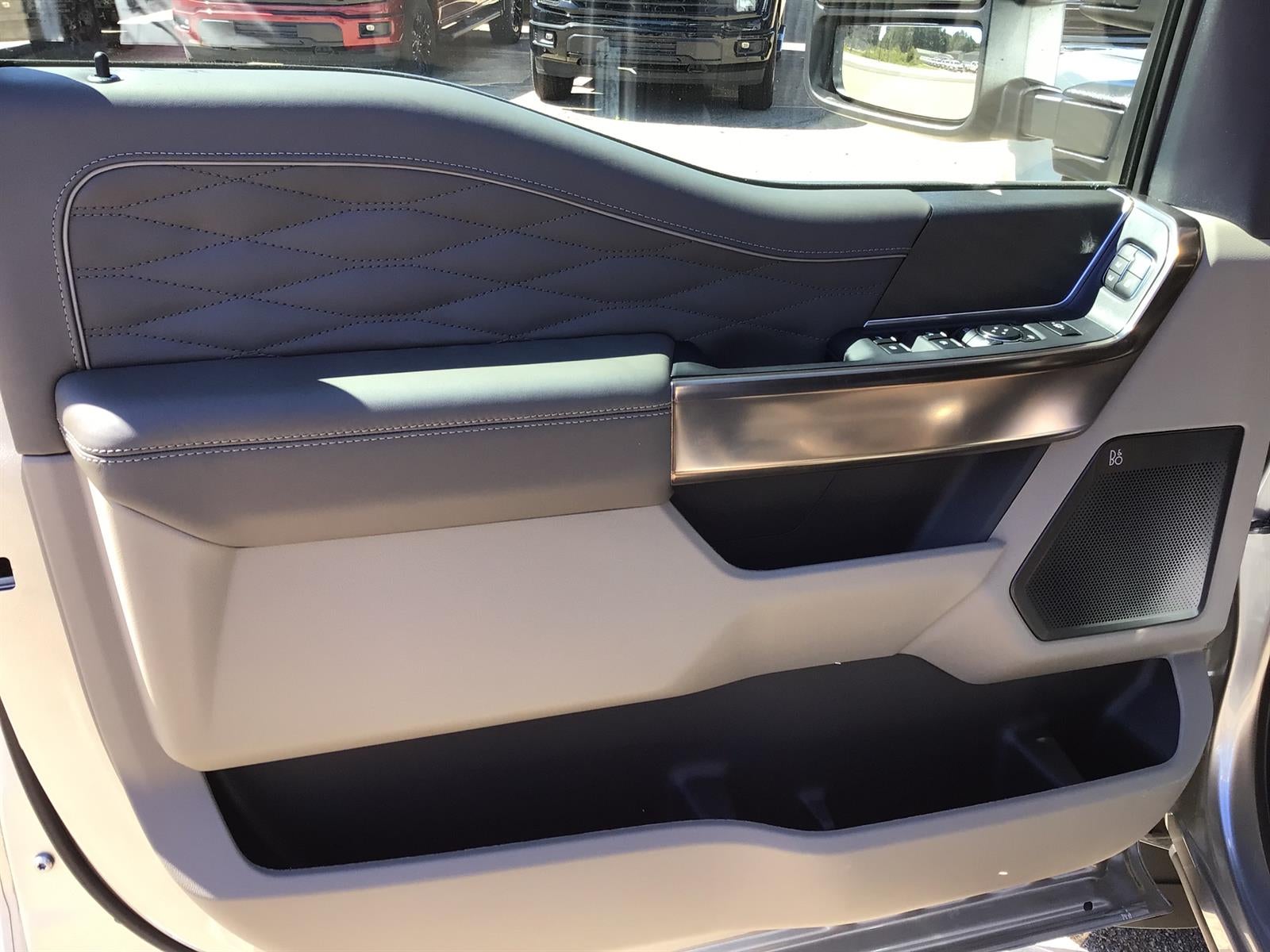 2027 Ford F-350 Super Duty Platinum