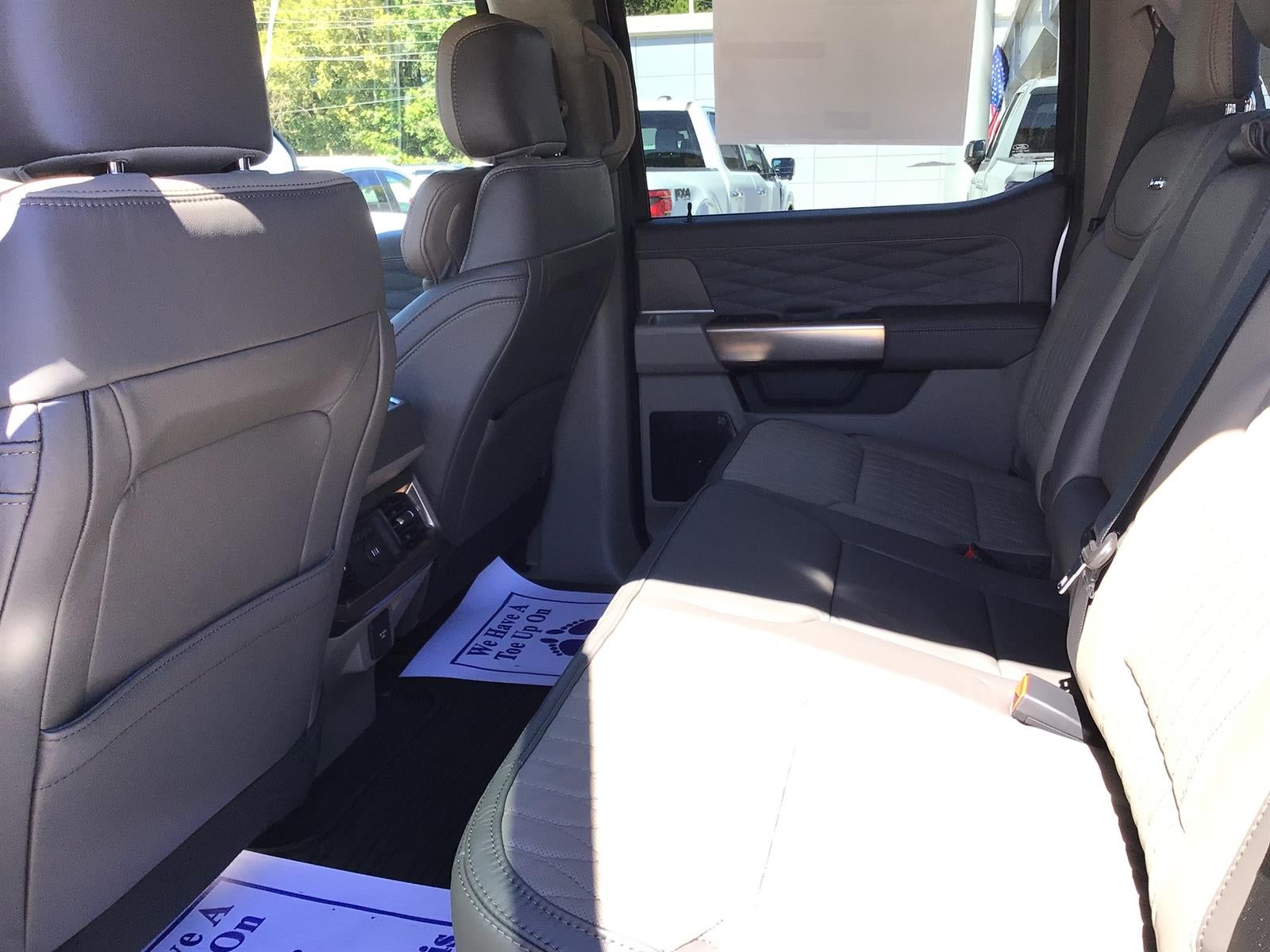 2027 Ford F-350 Super Duty Platinum