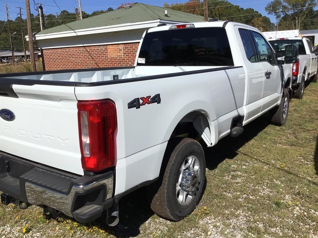 2026 Ford F-350 Super Duty XLT