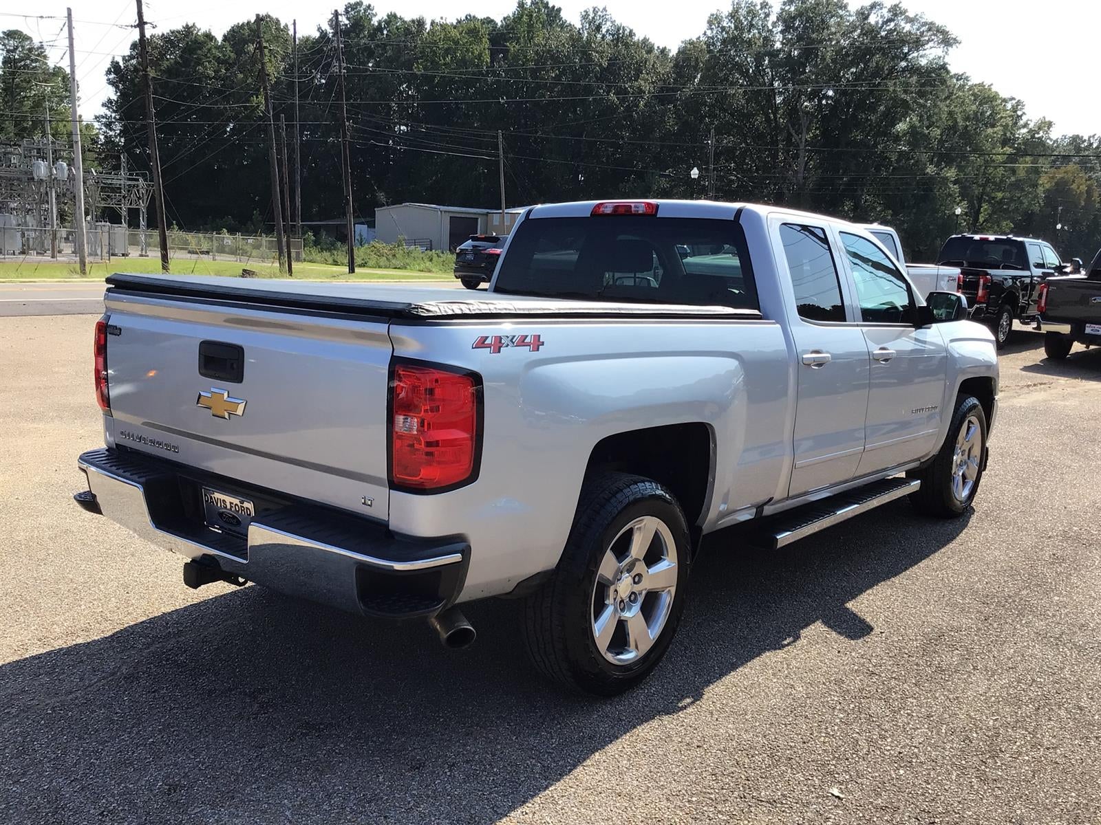 2018 Chevrolet Silverado 1500 4WD DOUBLE CAB 143.5 LT