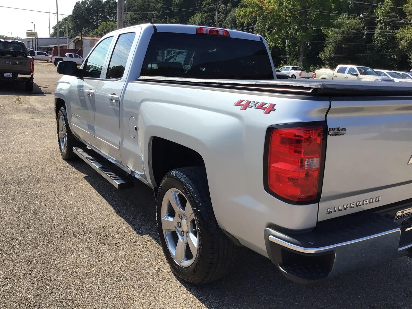 2018 Chevrolet Silverado 1500 4WD DOUBLE CAB 143.5 LT