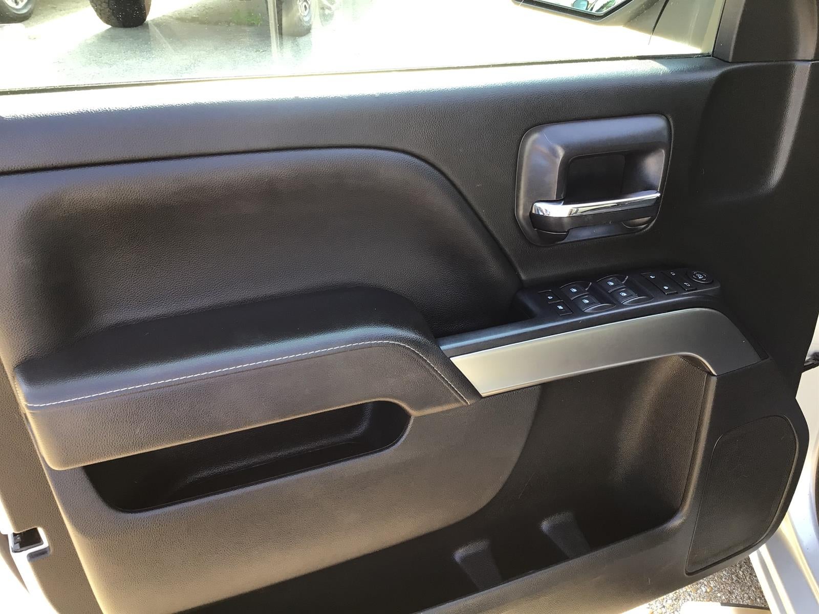 2018 Chevrolet Silverado 1500 4WD DOUBLE CAB 143.5 LT