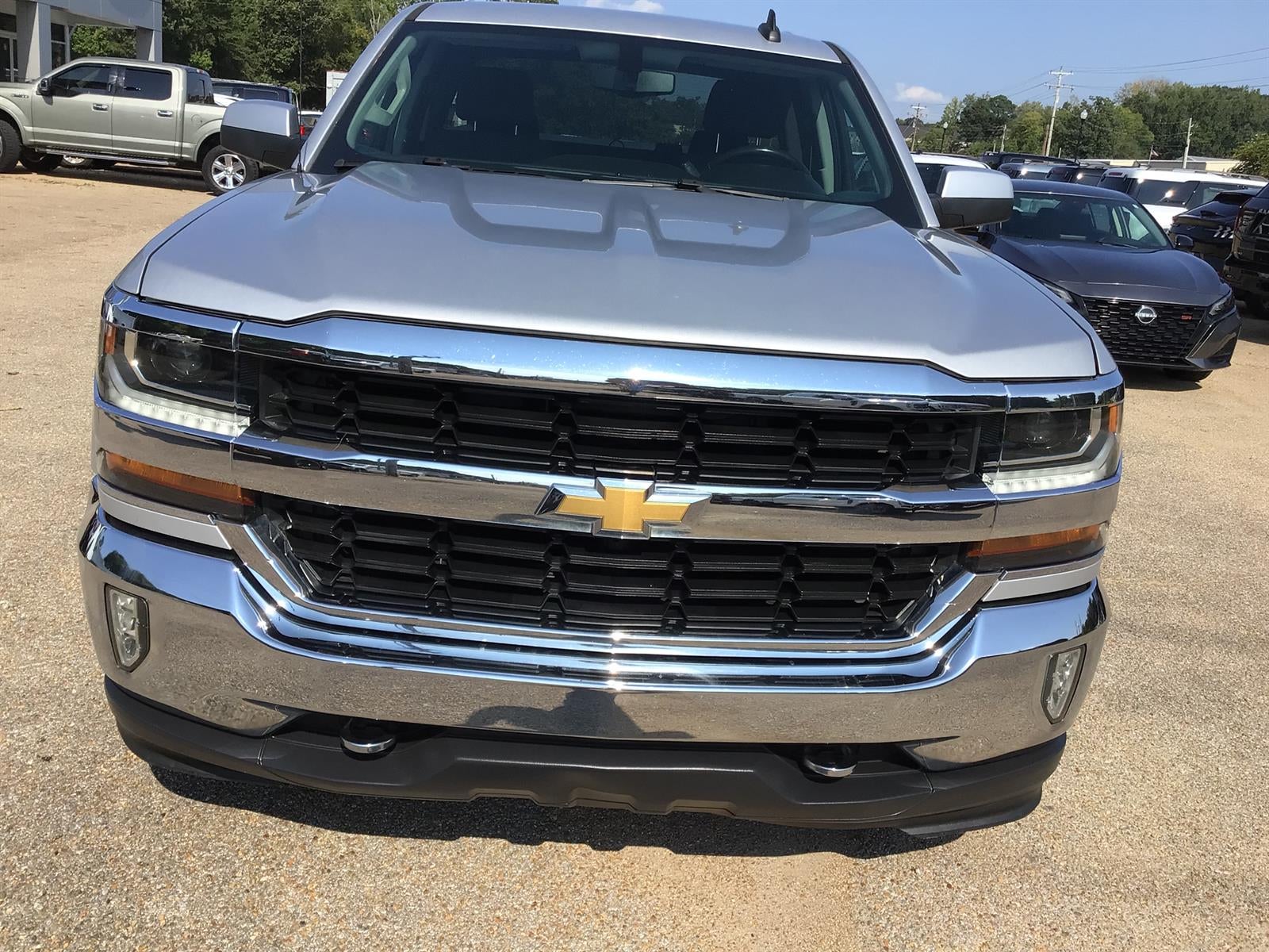 2018 Chevrolet Silverado 1500 4WD DOUBLE CAB 143.5 LT