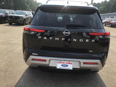 2024 Nissan Pathfinder SL