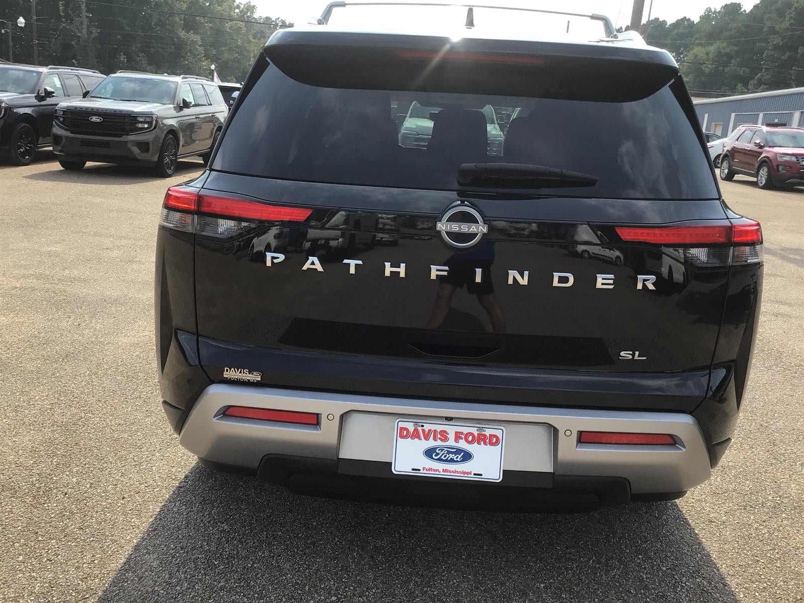 2024 Nissan Pathfinder SL