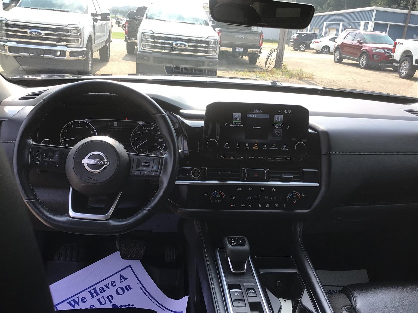 2024 Nissan Pathfinder SL